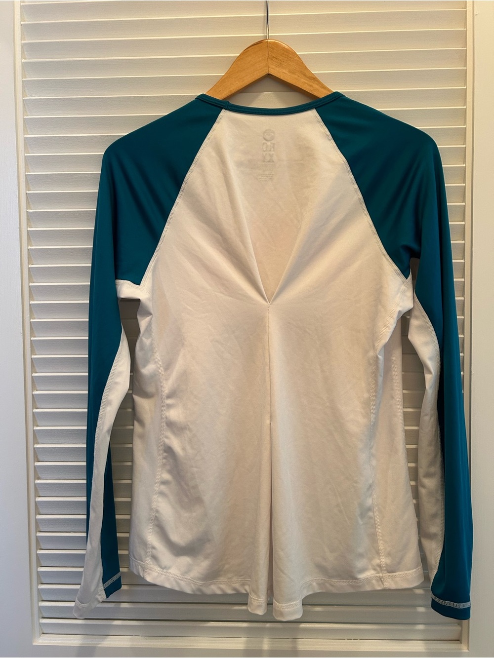 Roxy White Raglan Tee with Teal Sleeves and Sunset Graphic | Size Large Swim - Picture 3 of 12